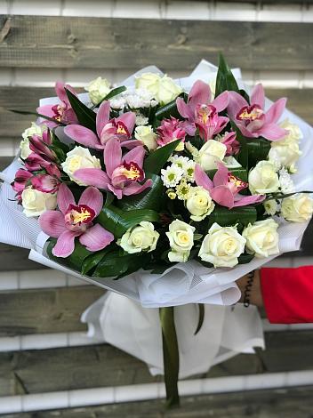Букет цветов из: Розы и Хризантемы в Люберцах