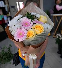 Букет цветов из:  Герберы, Розы и Хризантемы в Люберцах