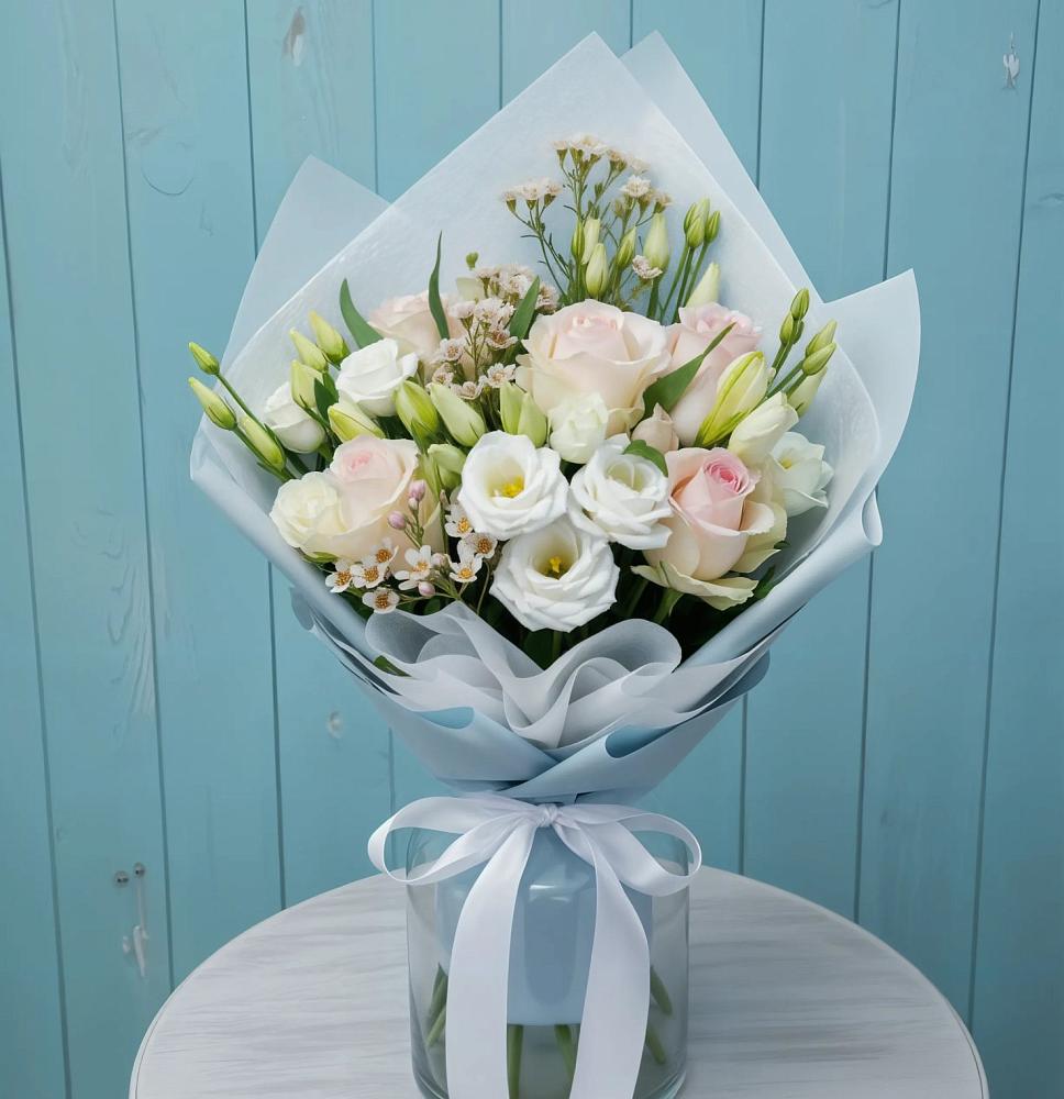 Букет цветов из: Розы и Лизиантусы в Люберцах