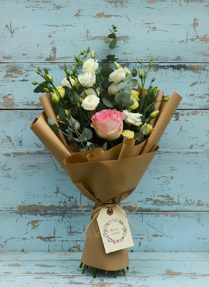 Букет цветов из: Розы и Лизиантусы в Люберцах