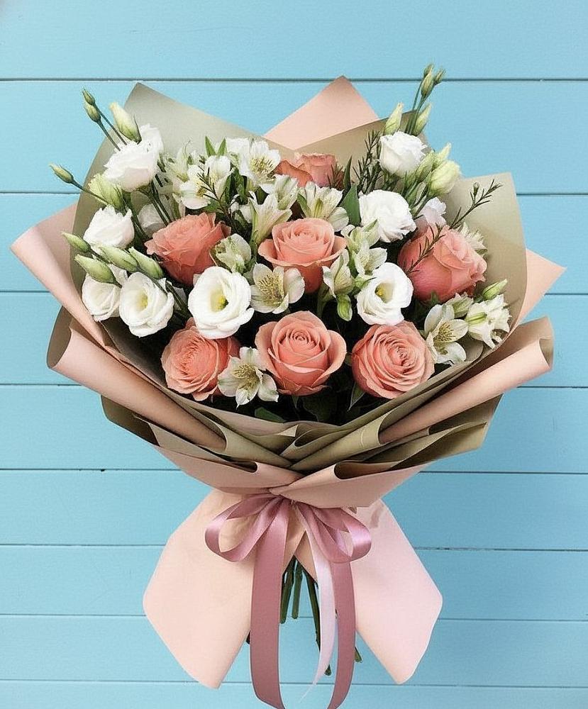 Букет цветов из: Розы, Альстромерии и Лизиантусы в Люберцах