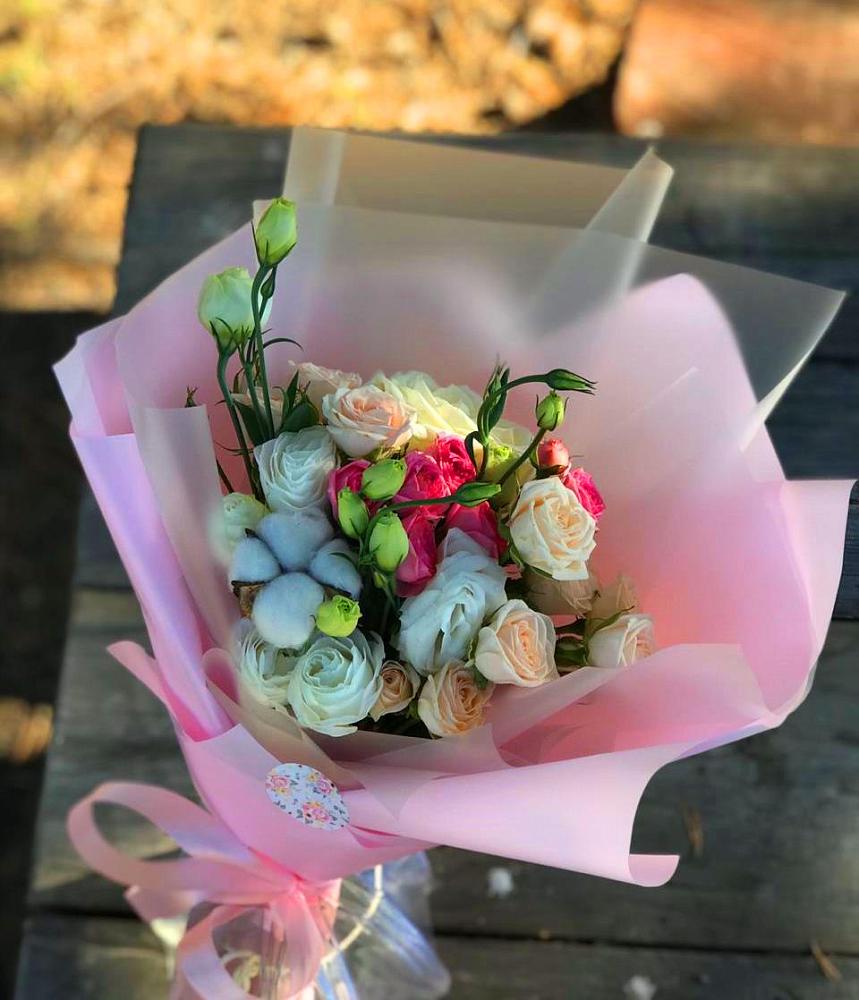 Букет цветов из: Розы и Лизиантусы в Люберцах