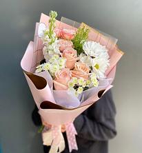 Букет цветов из:  Хризантемы и Розы в Люберцах