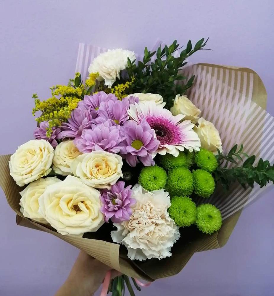 Букет цветов из: Хризантемы, Розы, Гвоздики и Герберы в Люберцах