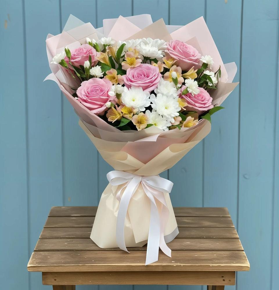 Букет цветов из: Гвоздики, Орхидеи и Розы в Люберцах