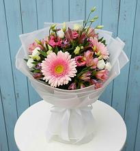 Букет цветов из:  Герберы, Альстромерии и Лизиантусы в Люберцах